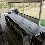 Tahlo Hillhouse And Underhill & Sauna Apartmán Mutala