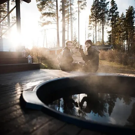 Tahlo Hillhouse And Underhill & Sauna Mutala