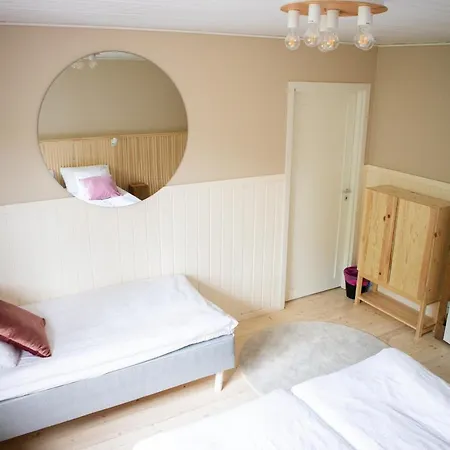 Tahlo Hillhouse And Underhill & Sauna Apartamento Mutala
