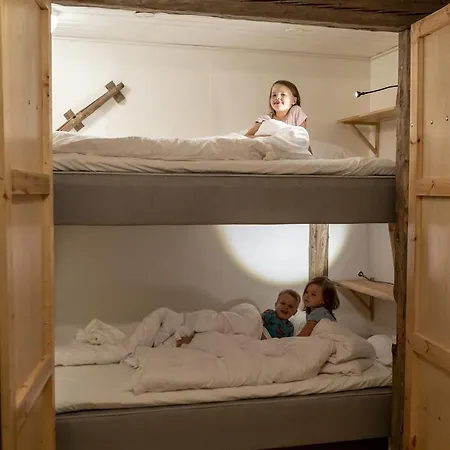 Tahlo Hillhouse And Underhill & Sauna *