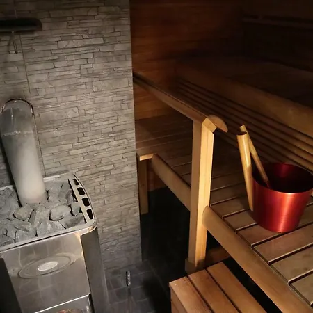 Tahlo Hillhouse And Underhill & Sauna Apartament