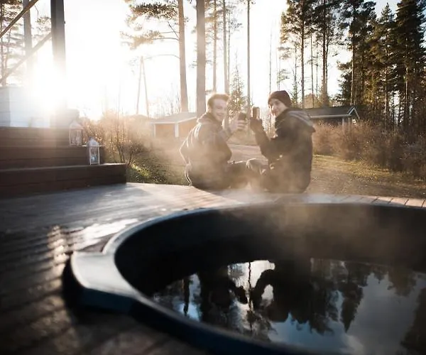 Tahlo Hillhouse And Underhill & Sauna Mutala