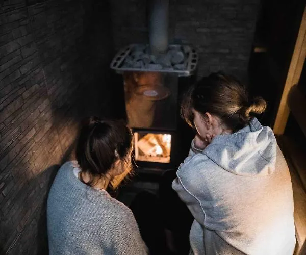 Lägenhet Tahlo Hillhouse And Underhill & Sauna *