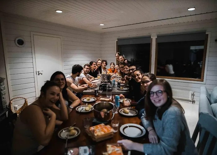 Tahlo Hillhouse And Underhill & Sauna *