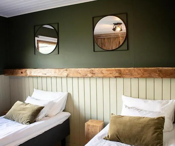 Tahlo Hillhouse And Underhill & Sauna Lägenhet Mutala