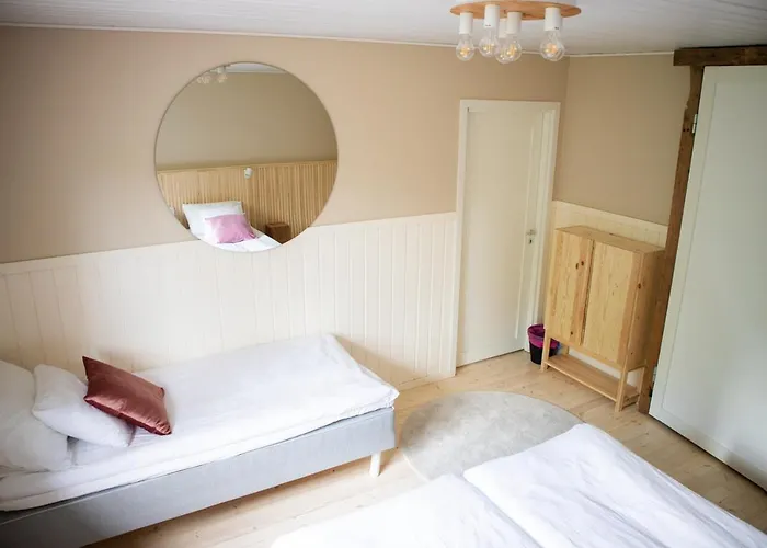 Tahlo Hillhouse And Underhill & Sauna Lägenhet Mutala