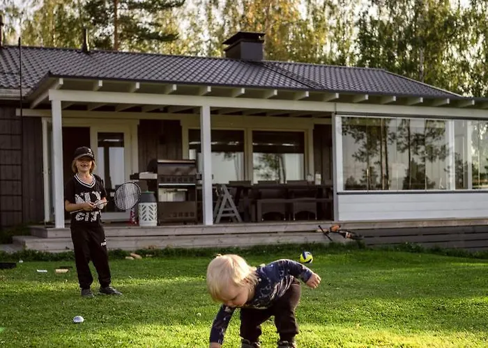 Tahlo Hillhouse And Underhill & Sauna Lägenhet Mutala