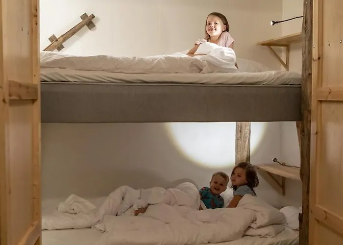 Tahlo Hillhouse And Underhill & Sauna *