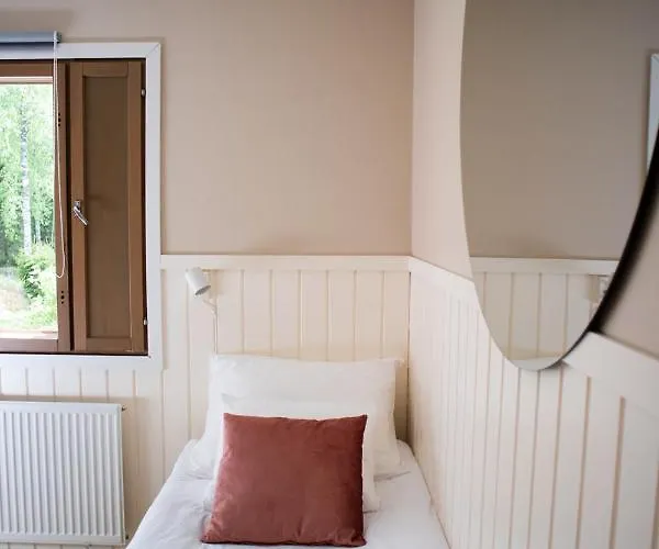 Tahlo Hillhouse And Underhill & Sauna