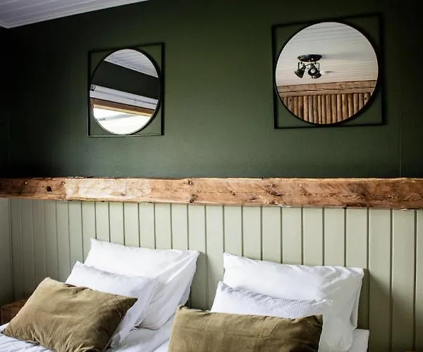 Tahlo Hillhouse And Underhill & Sauna Lägenhet