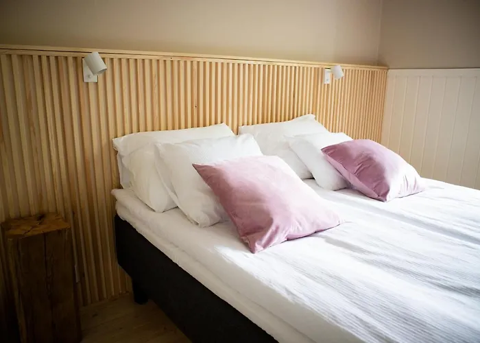 Tahlo Hillhouse And Underhill & Sauna